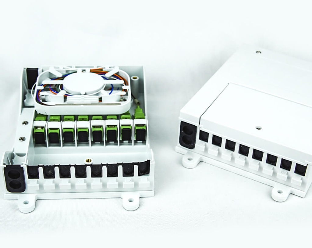 CAJA NAP INTERIOR CON SPLITER 1X8 INTERNO